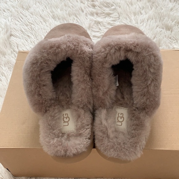 Brand new Authentic ugg genuine shearling slipper in caribou - Picture 3 of 11